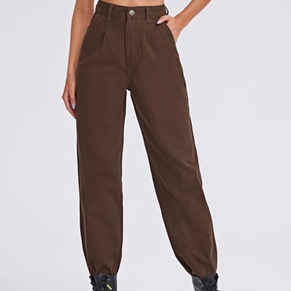 Brown high-waisted pleated mom jeans